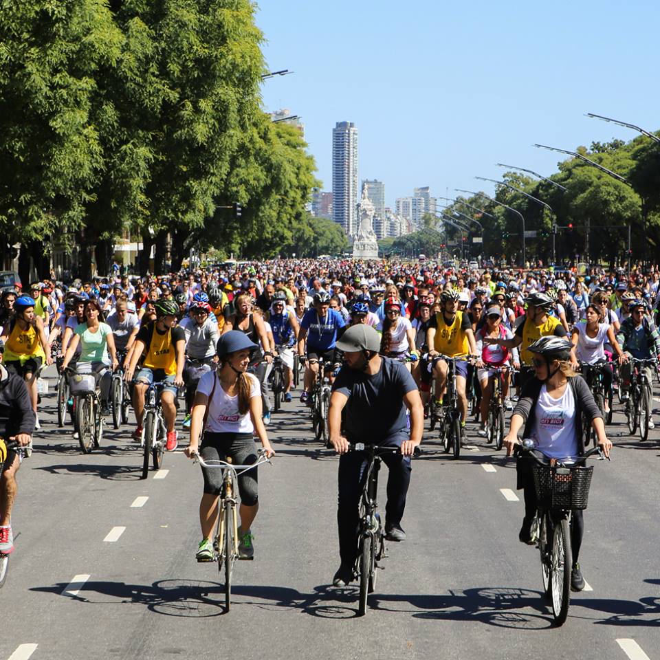 Chicas en bici, una actividad para homenajear a la mujer