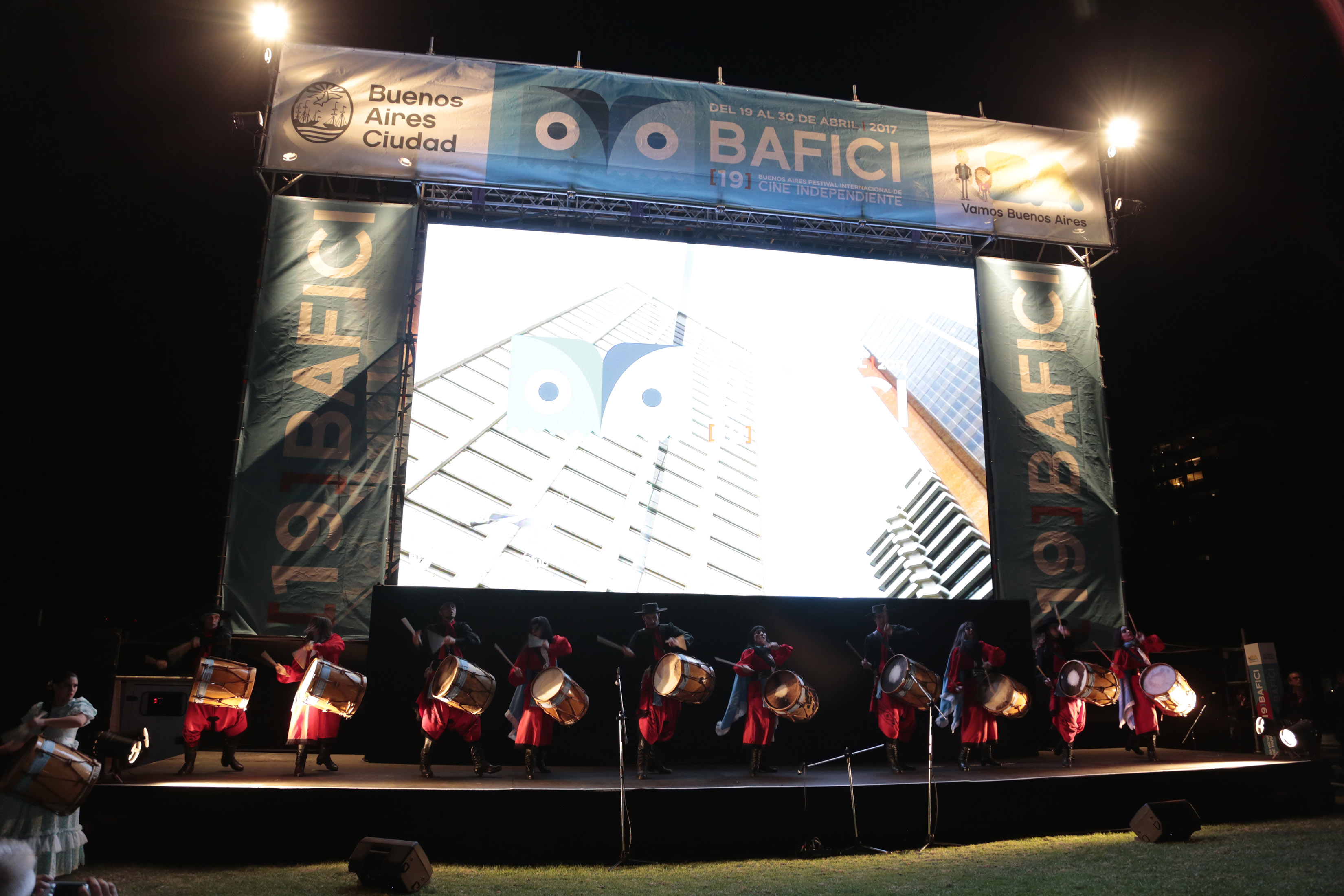 El jefe de Gobierno participó del BAFICI en la calle