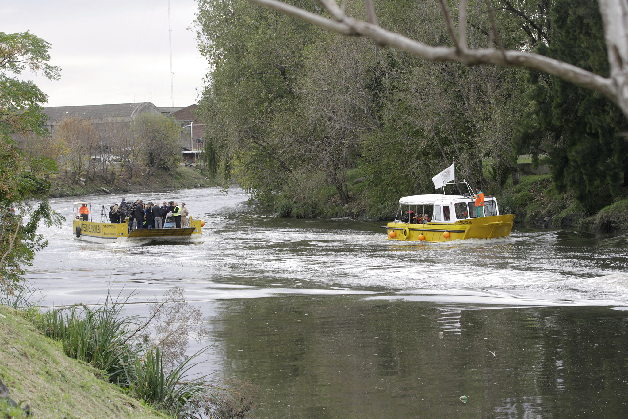 Rodríguez Larreta recorrió junto a vecinos los márgenes del Riachuelo: "Lo estamos recuperando como vía navegable"