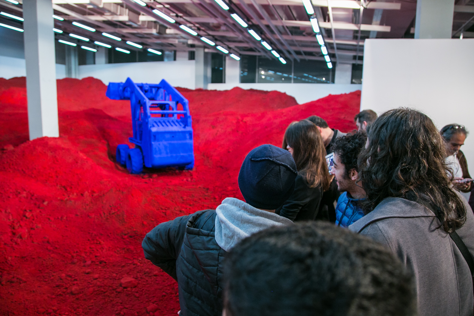 Anish Kapoor presentó su muestra "Destierro" en el Parque de la Memoria