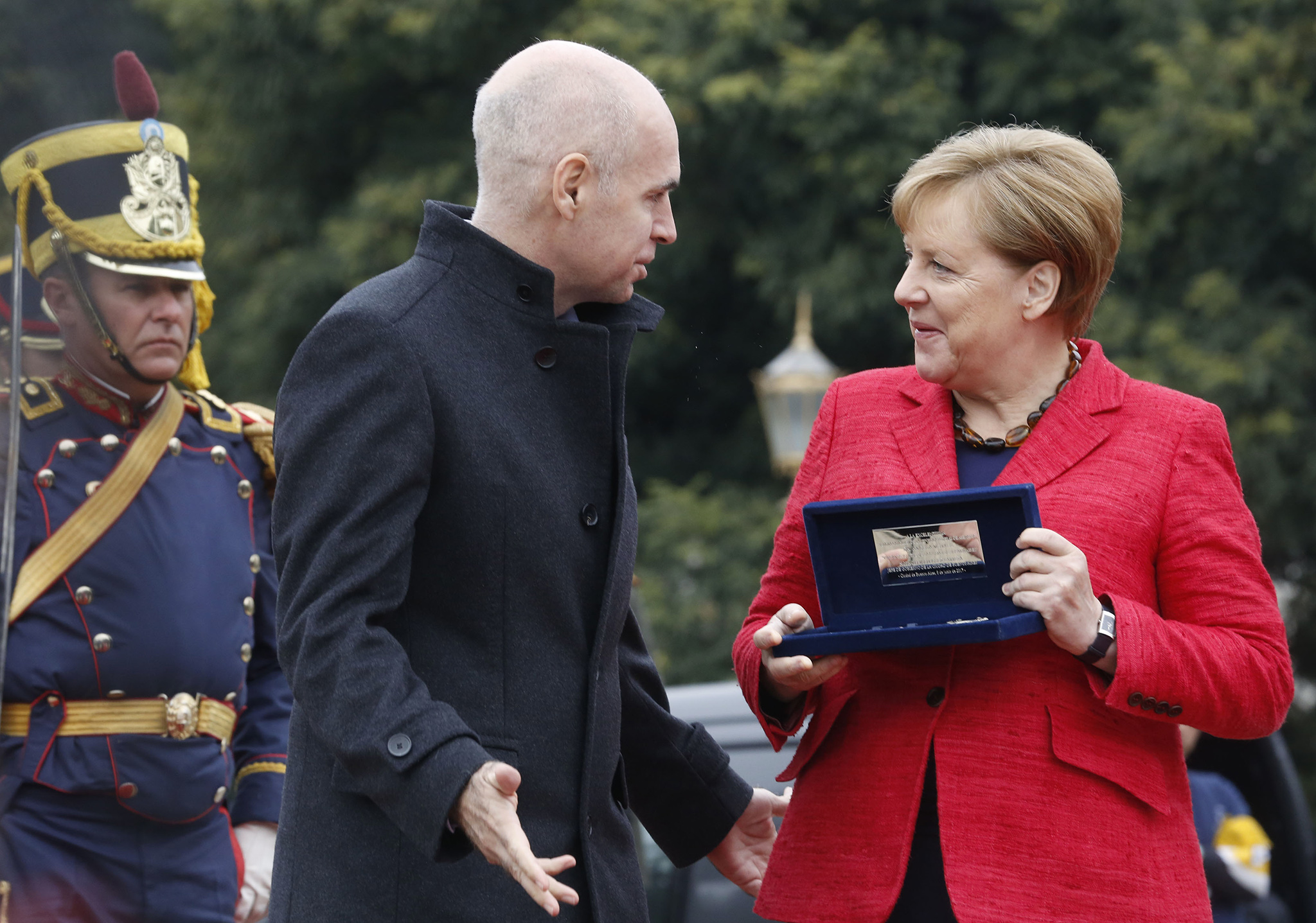 Rodríguez Larreta entregó la llave de la Ciudad a Merkel