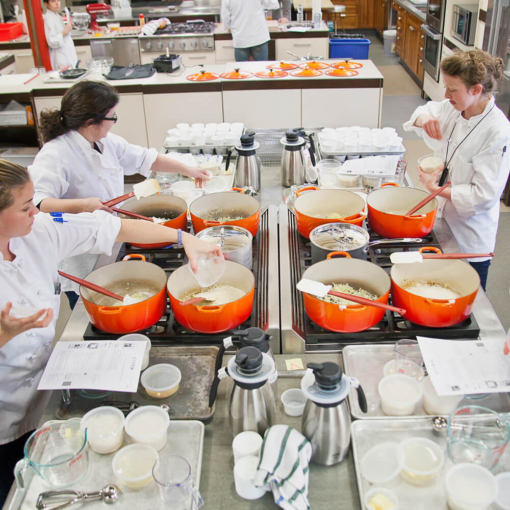 La Ciudad ofrece más de 500 becas en oficios gastronómicos