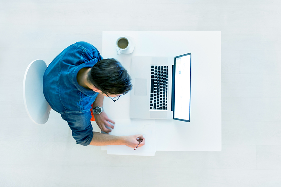 La creatividad de los jóvenes tiene 50 becas de Diseño y Comunicación.