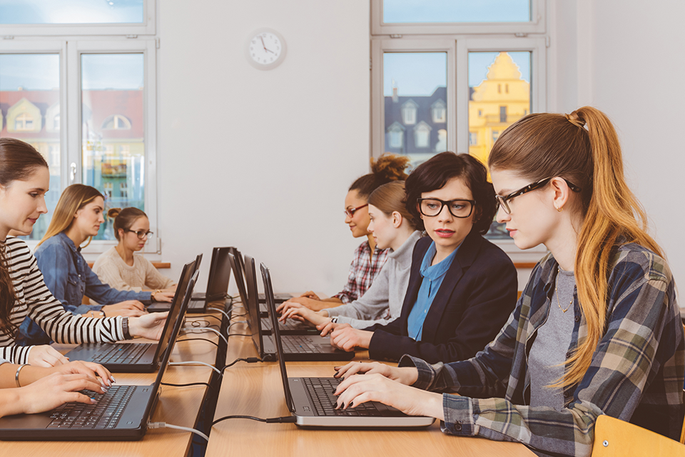 118 Becas de Computación, el mejor programa para sumar herramientas para el futuro.