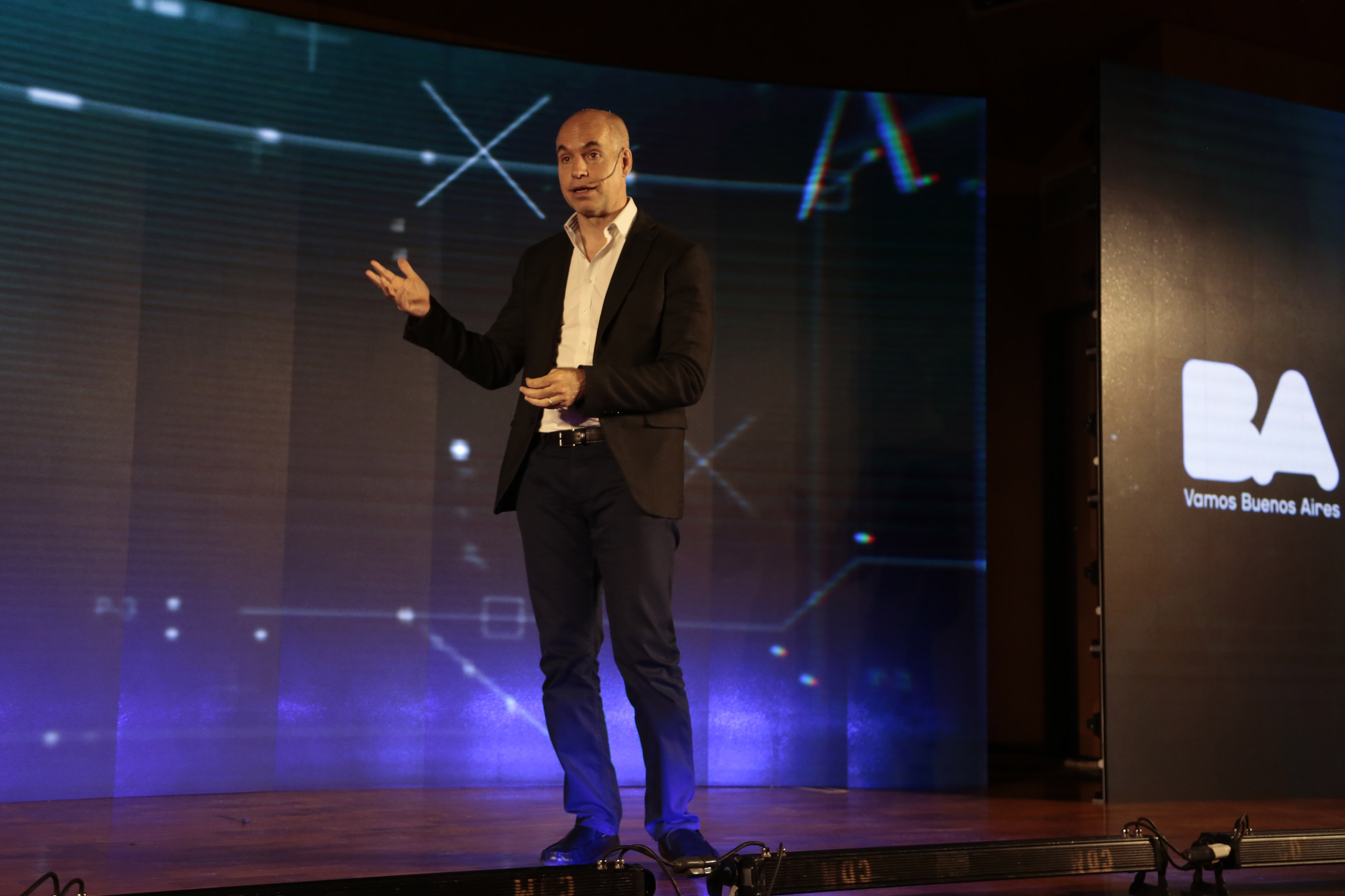 Rodríguez Larreta: "Trabajamos para dar un salto cualitativo hacia una educación digital"