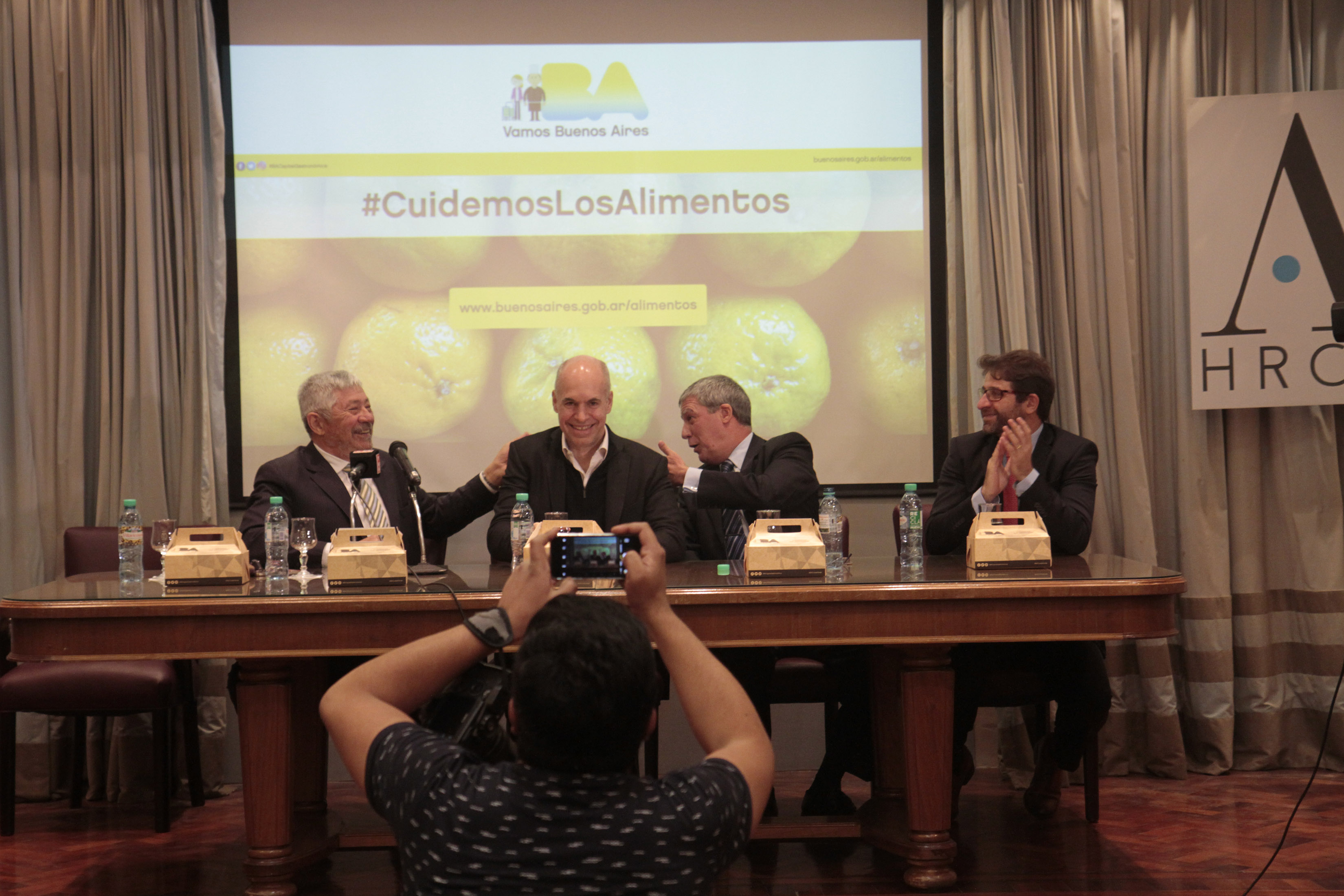 El Gobierno porteño, la AHRCC y UTHGRA se unen para reducir el desperdicio de alimentos en bares y restaurantes de la Ciudad