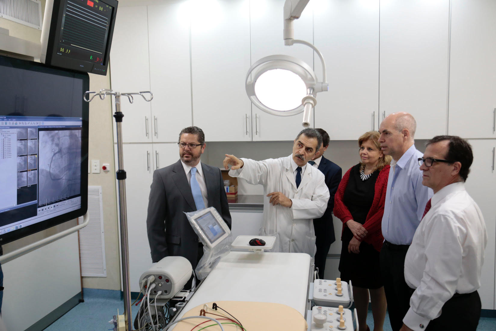 Rodríguez Larreta presentó el angiógrafo del Fernández