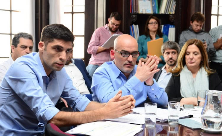 Debaten el nuevo régimen de contratos de participación público-privada