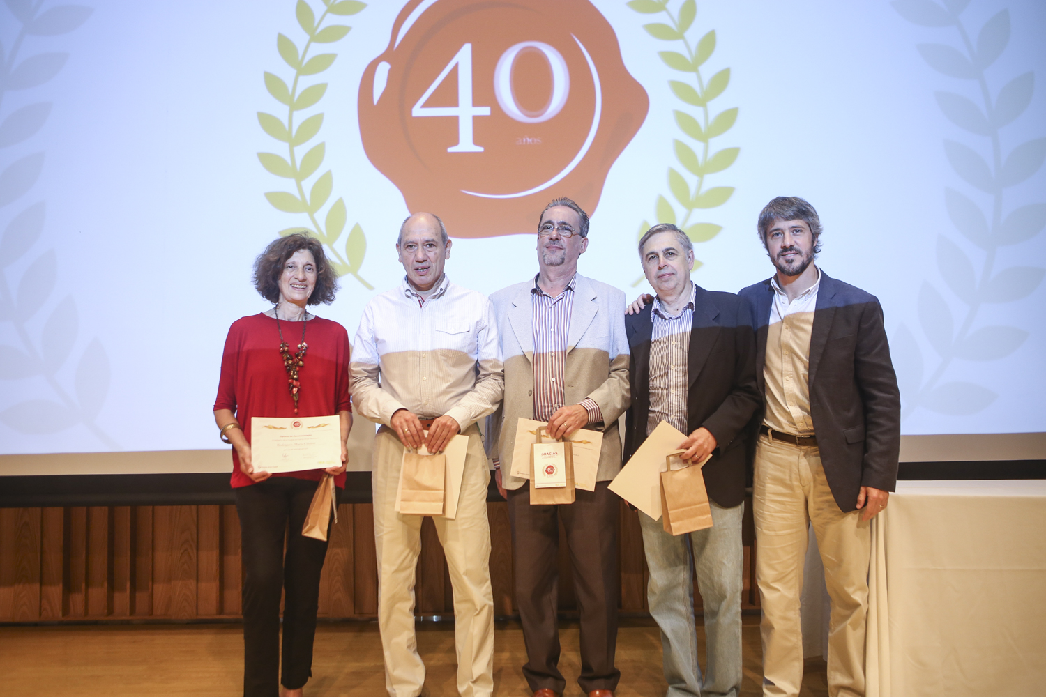 Reconocimiento a los 40 años dedicados al servicio de la comunidad