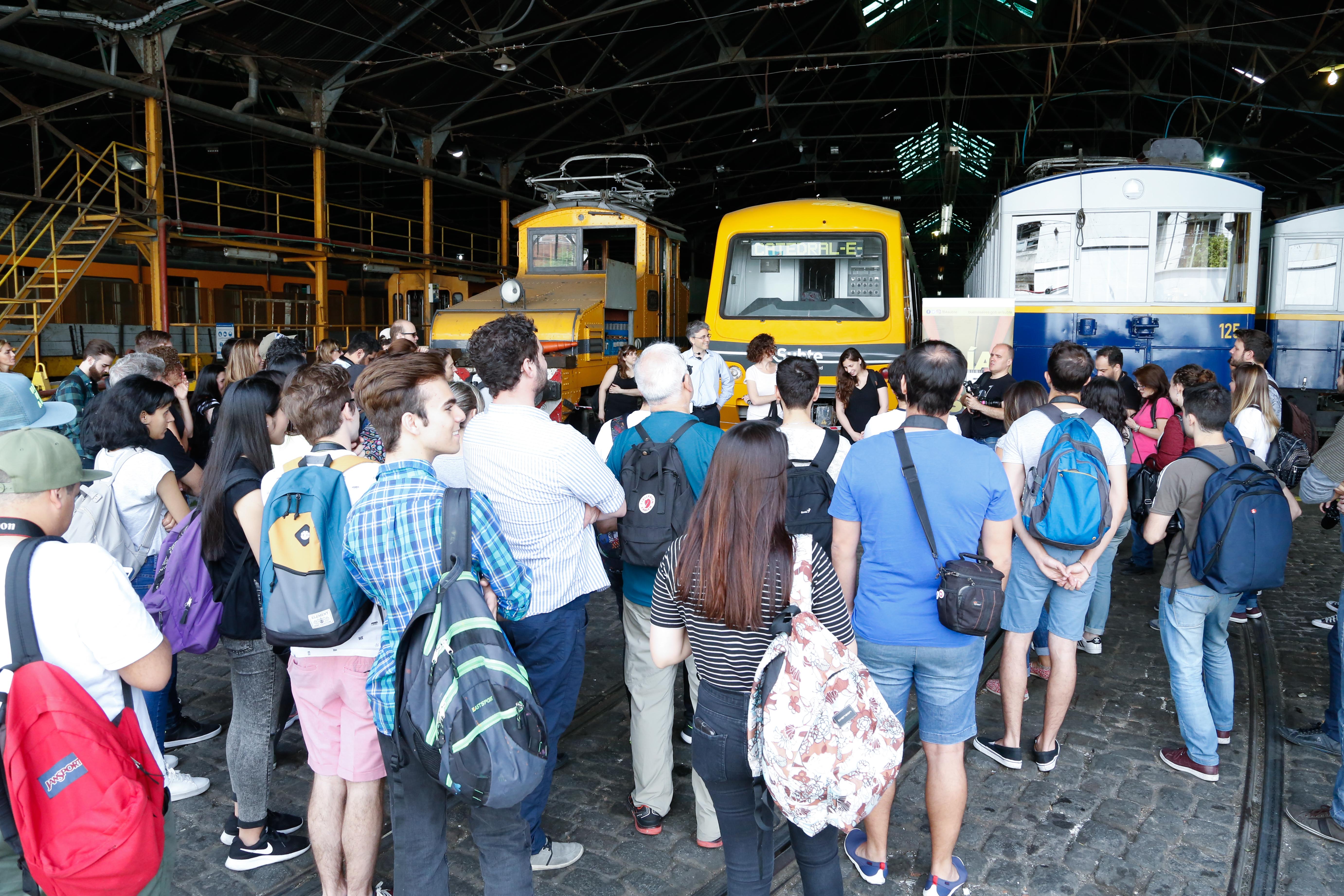 Festejamos el día del subte junto a vecinos
