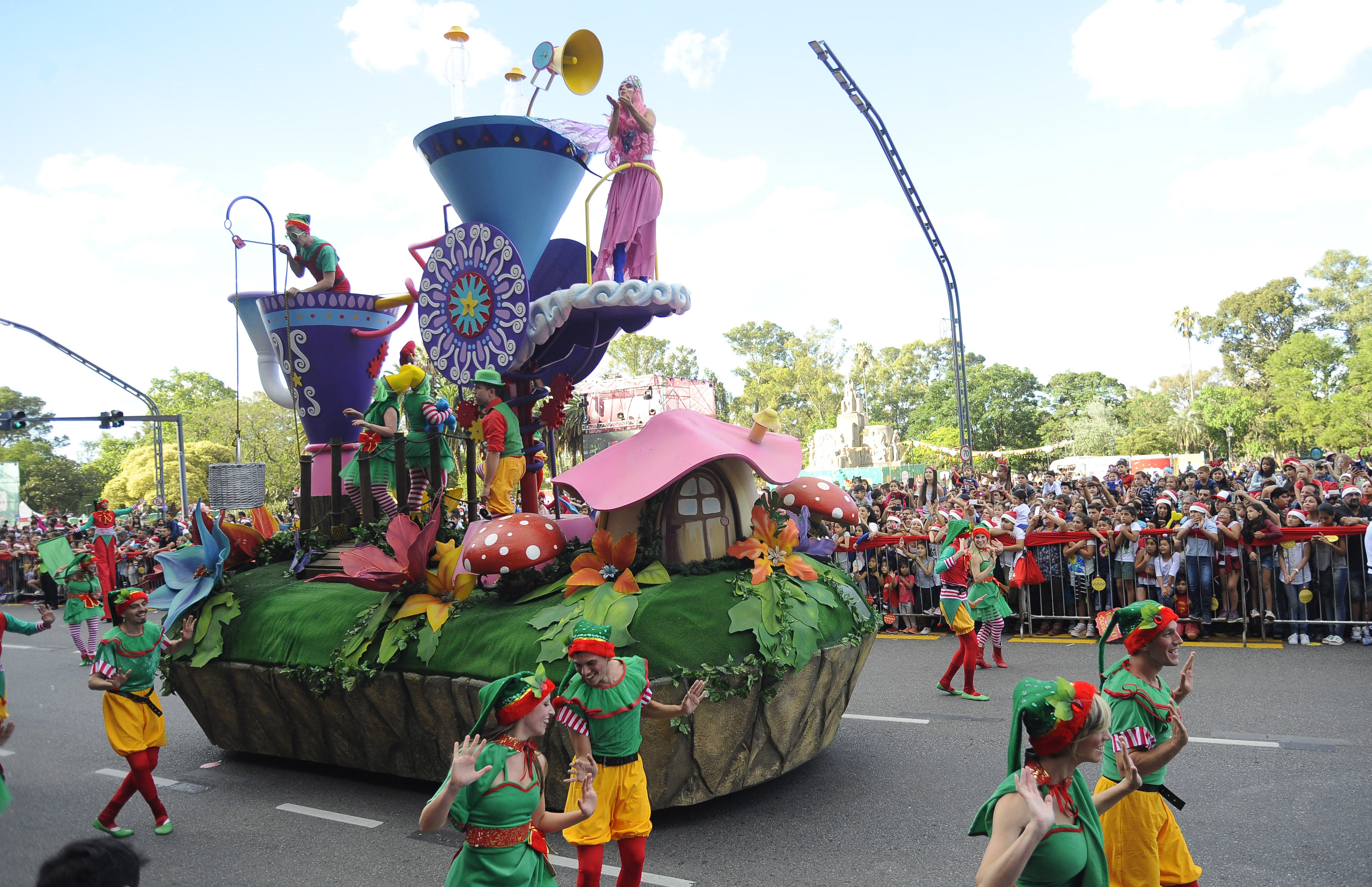 El Desfile Navideño tuvo una asistencia récord