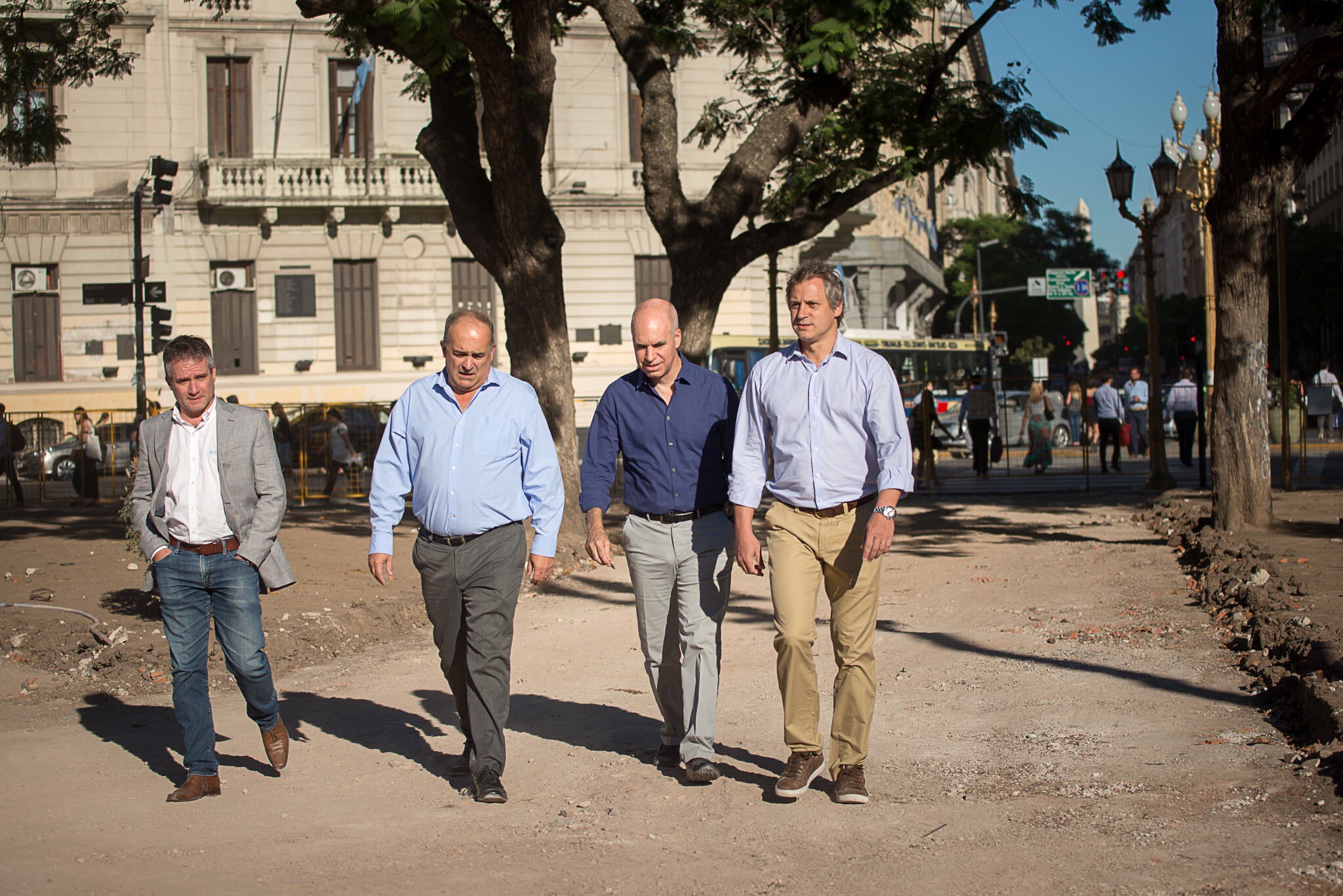 Rodríguez Larreta recorrió las obras de puesta en valor de la Plaza de Mayo: “Queremos que la gente la disfrute a pleno”