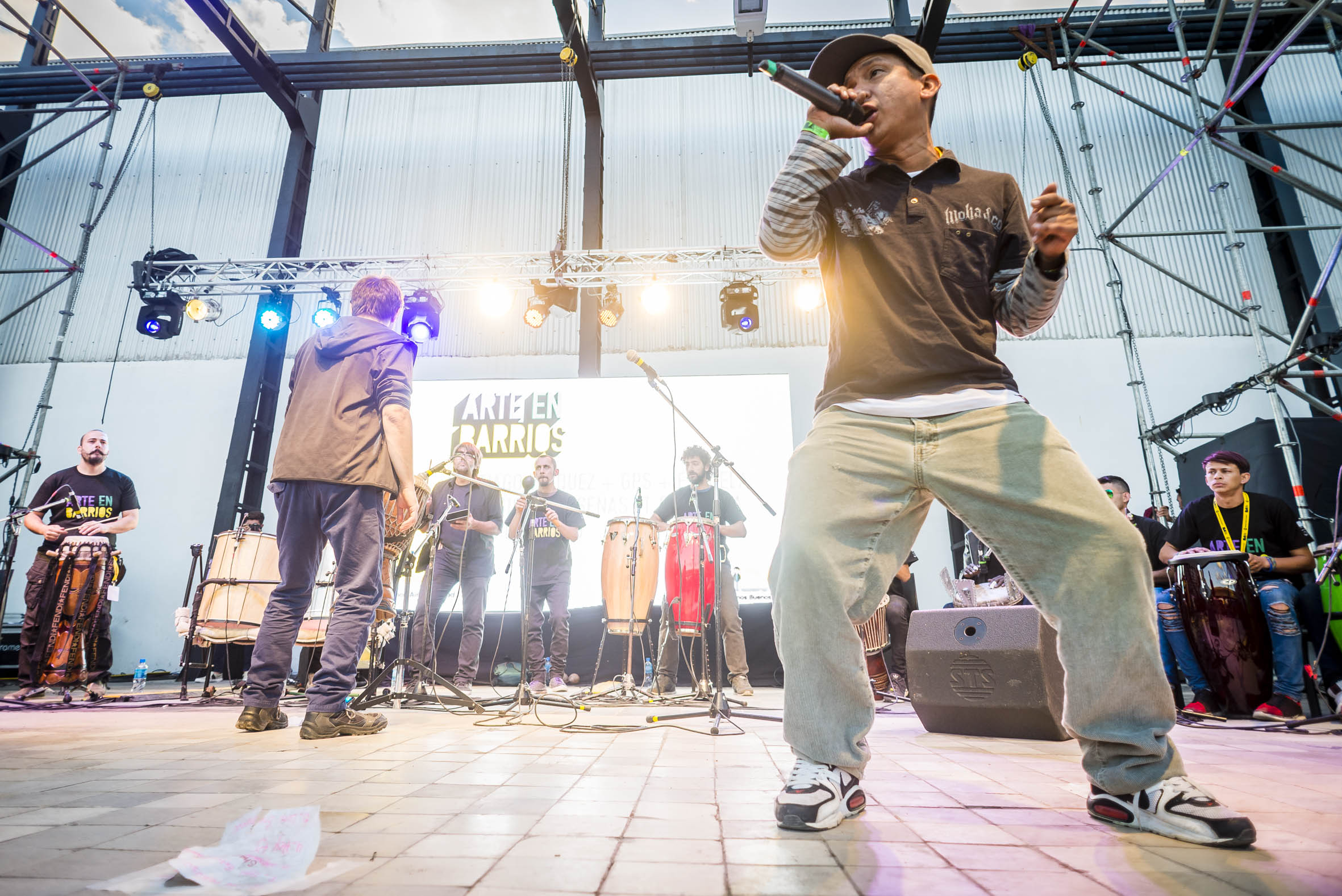 La historia de Milito, el rapero que se transformó en docente en Ciudad Oculta