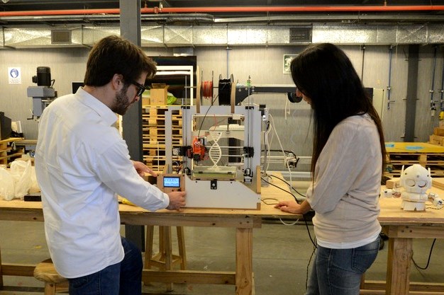 ¡El Desafío Moto Mods llegó al Laboratorio de Ciencia y Tecnología!