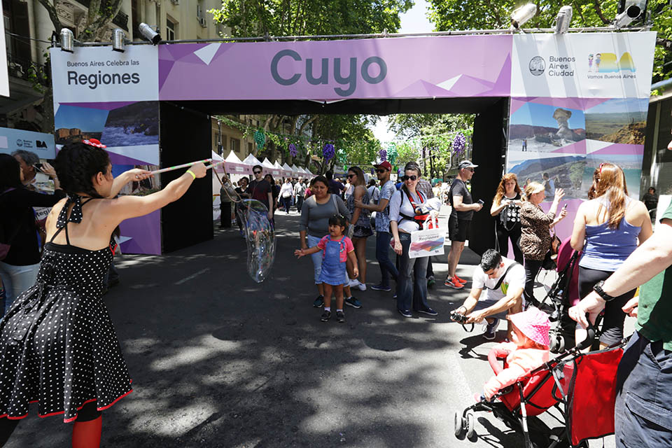 Buenos Aires Celebra las Regiones se viste de fiesta con Los Auténticos Decadentes 