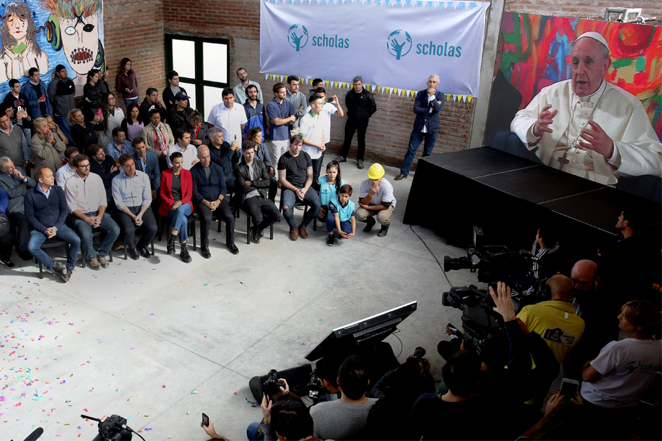El Papa Francisco inauguró la sede de Scholas en el Barrio 31