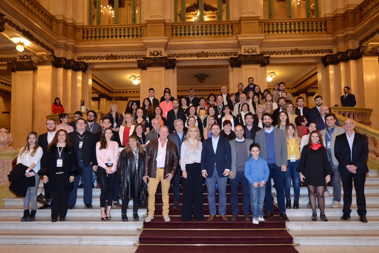 Más de 100 vecinos de todo el país disfrutaron de una función de Aída en el Teatro Colón