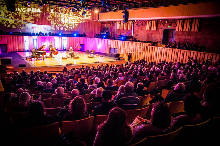 Tango Feat. Arte en Barrios