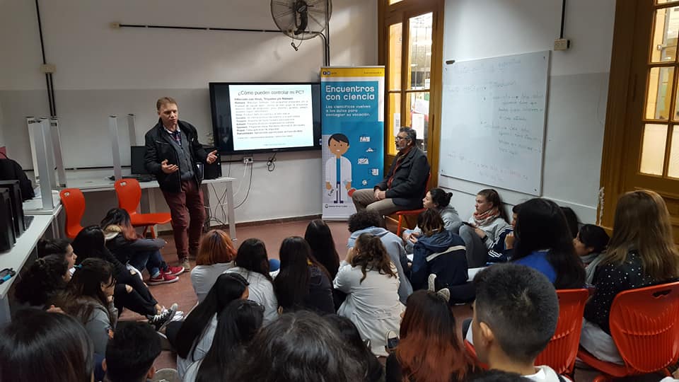 El uso de la tecnología como fuente de soluciones y riesgos 