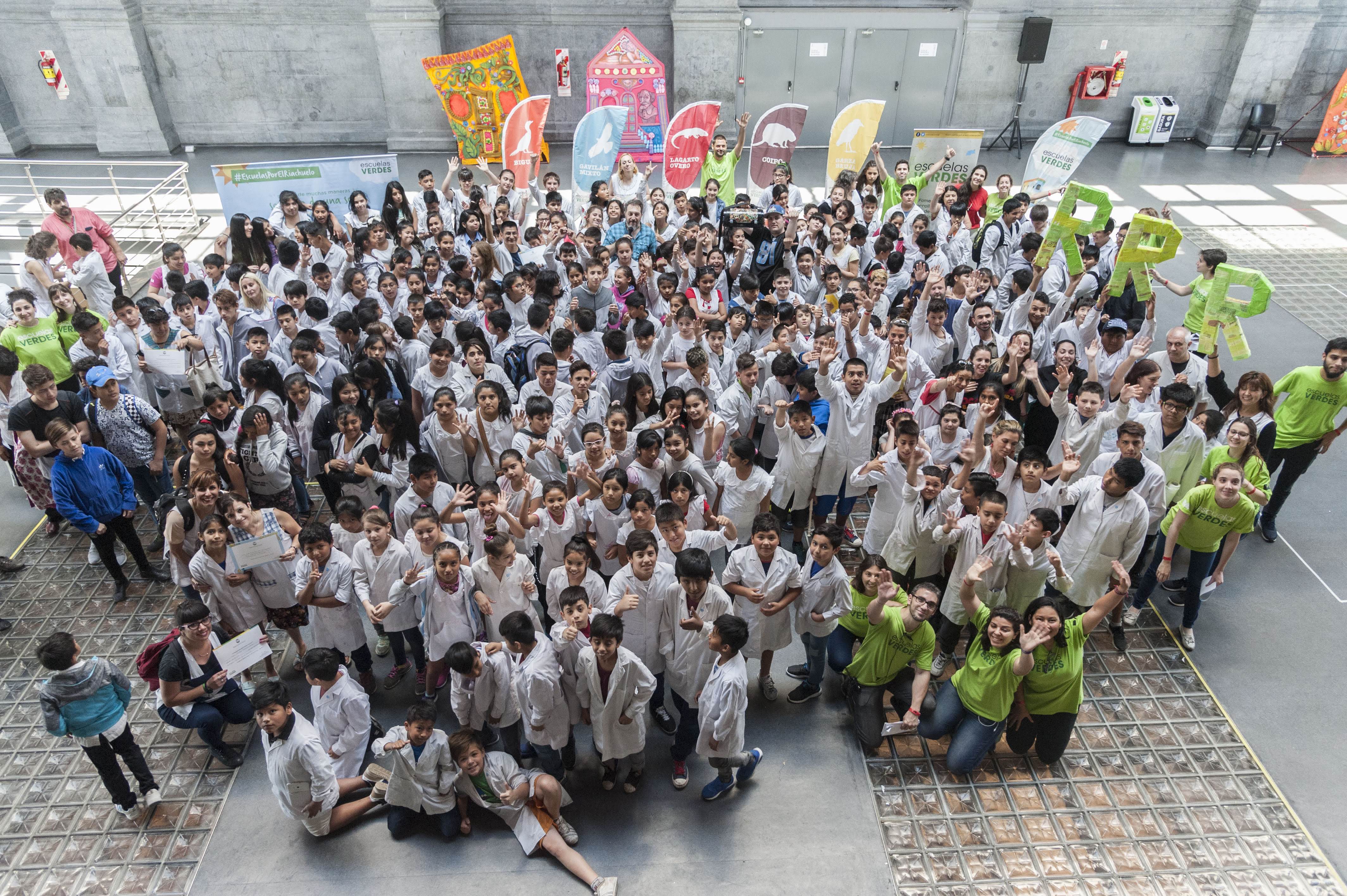 400 alumnos presentaron sus proyectos sobre el Riachuelo