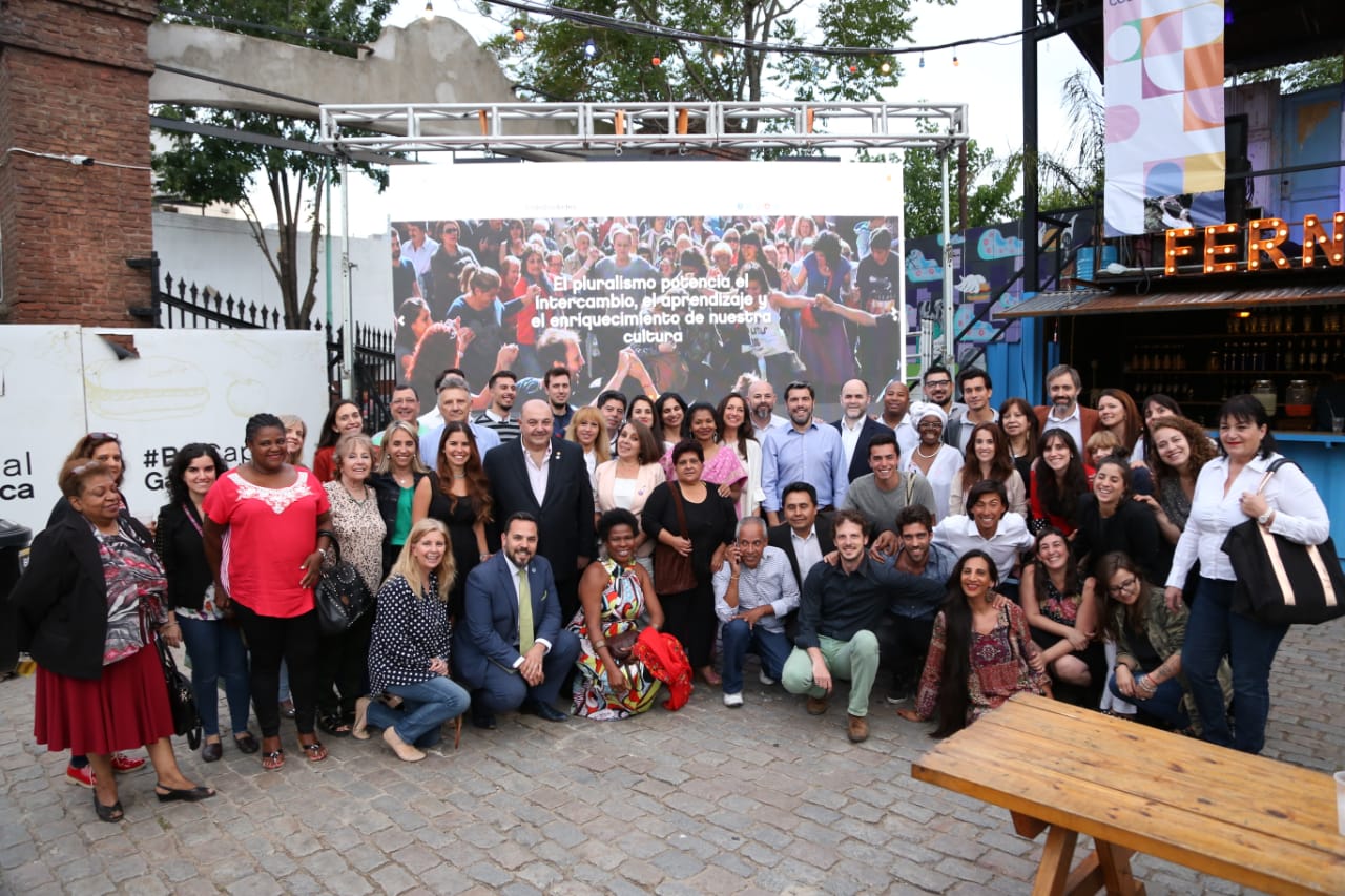 Se presentó la primera plataforma virtual sobre las colectividades en la ciudad