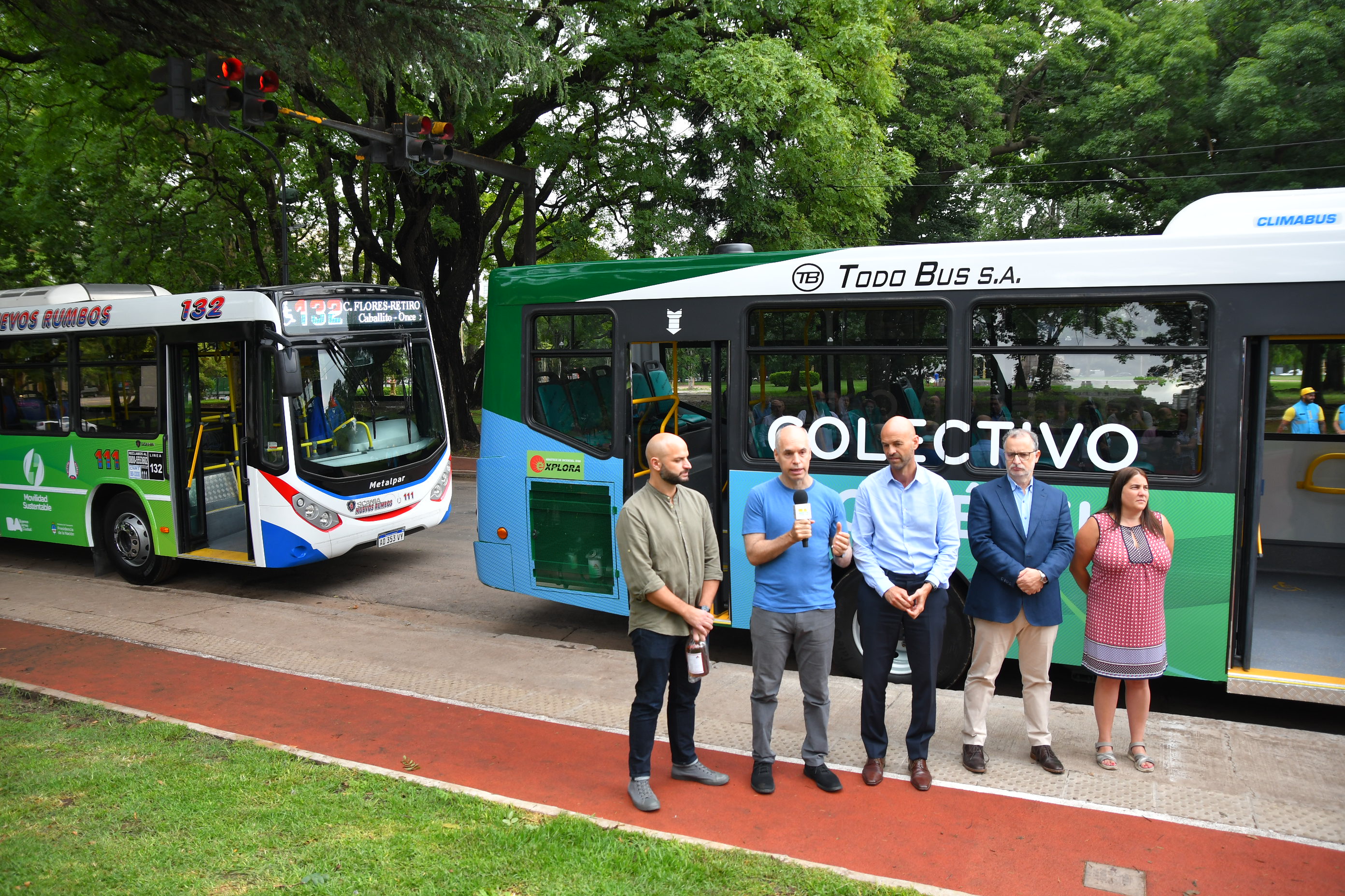 Rodríguez Larreta y Dietrich presentaron los dos primeros colectivos que funcionarán con biodiesel