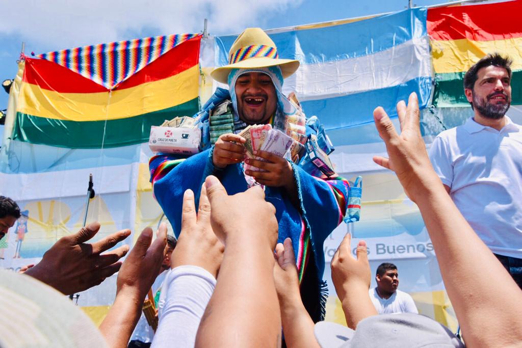 La Ciudad celebró la Fiesta de la Alasita junto a la colectividad boliviana 