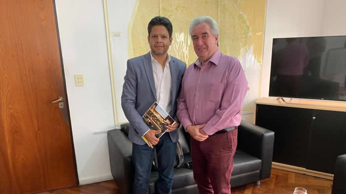 Economista y asesor político venezolano visitó la UCPE