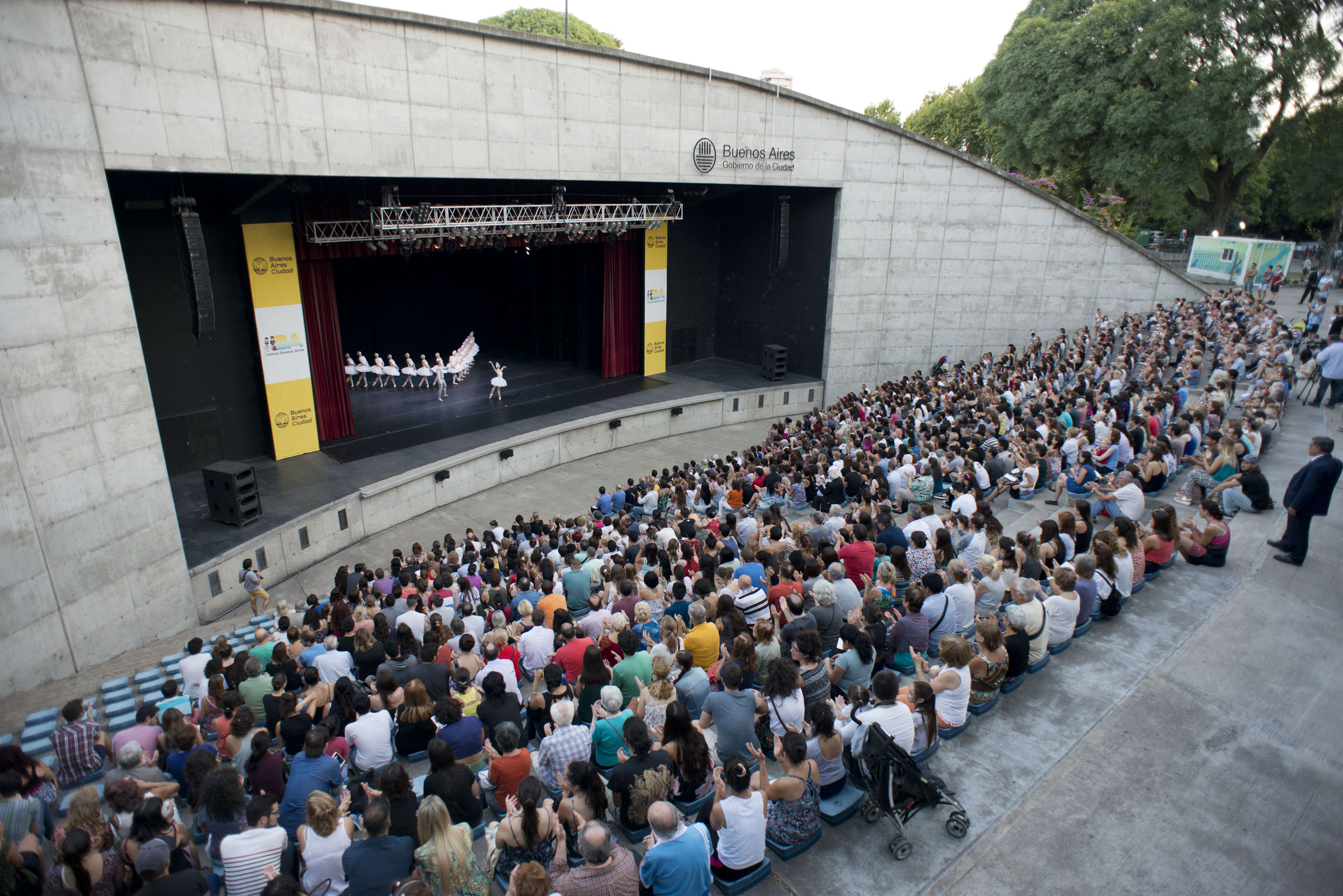 Tres funciones gratuitas del Ballet del Colón en Parque Centenario