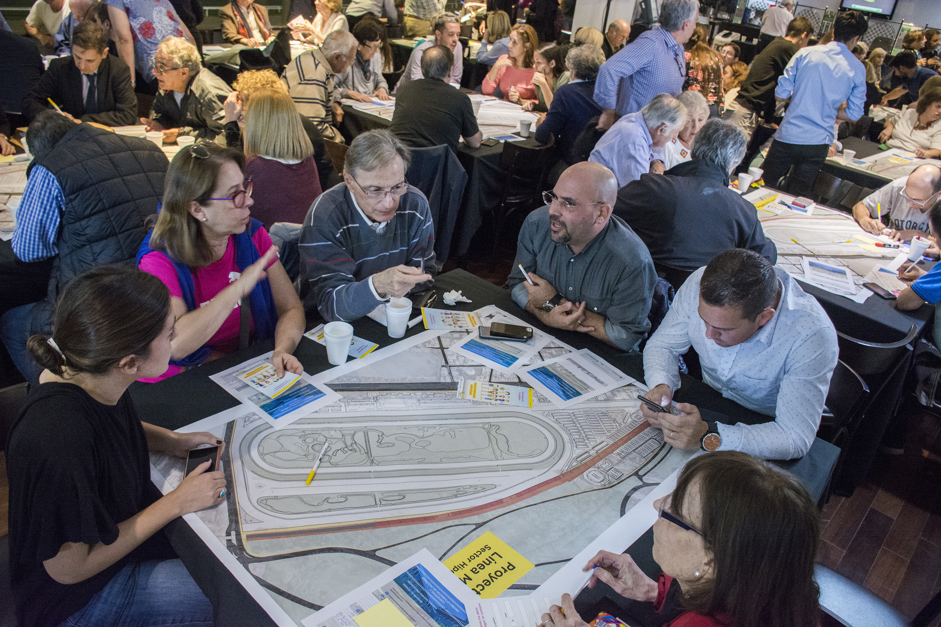 Se realizaron reuniones con vecinos por el diseño de bajo viaductos