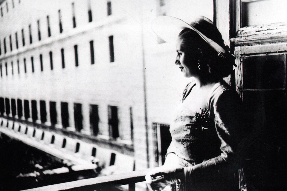 Se presenta “Un regalo para Evita. Trajes, cultura y política” en el museo Larreta