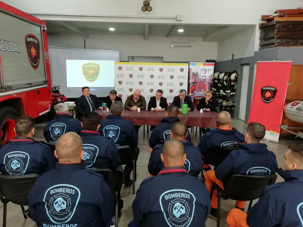 Marcelo D' Alessandro reconoció a Bomberos de la Ciudad por su labor