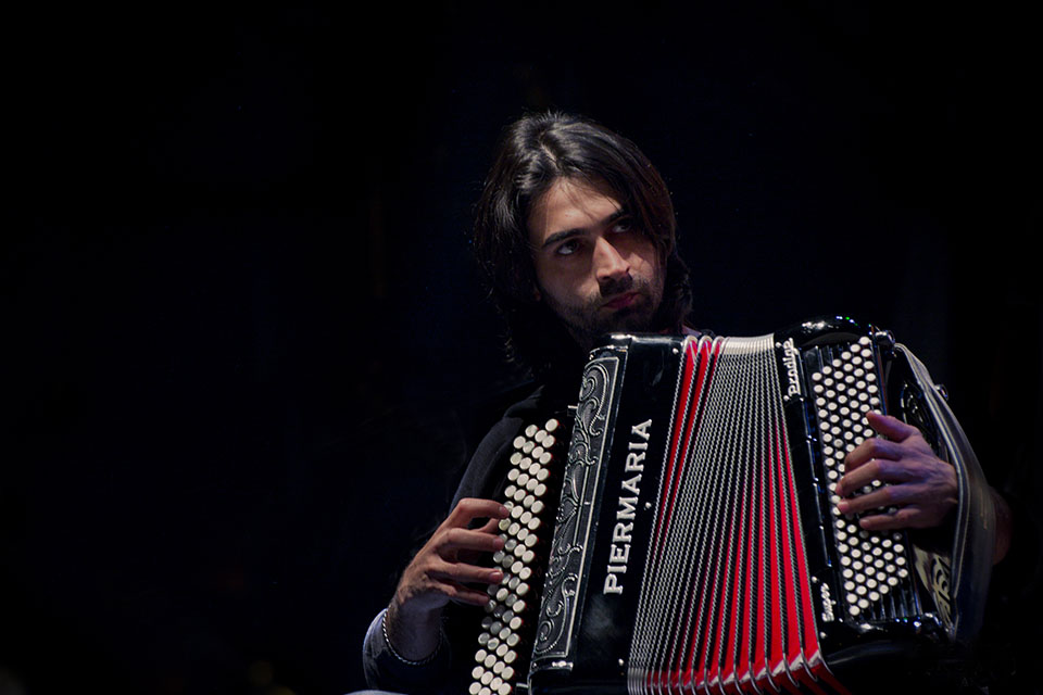 Lucas Monzón y la nueva música del litoral