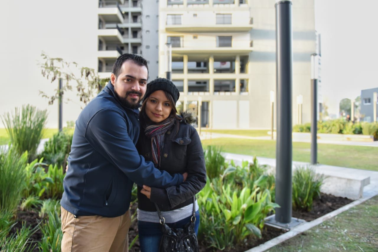 Visita a las primeras familias mudadas de Barrio Olímpico