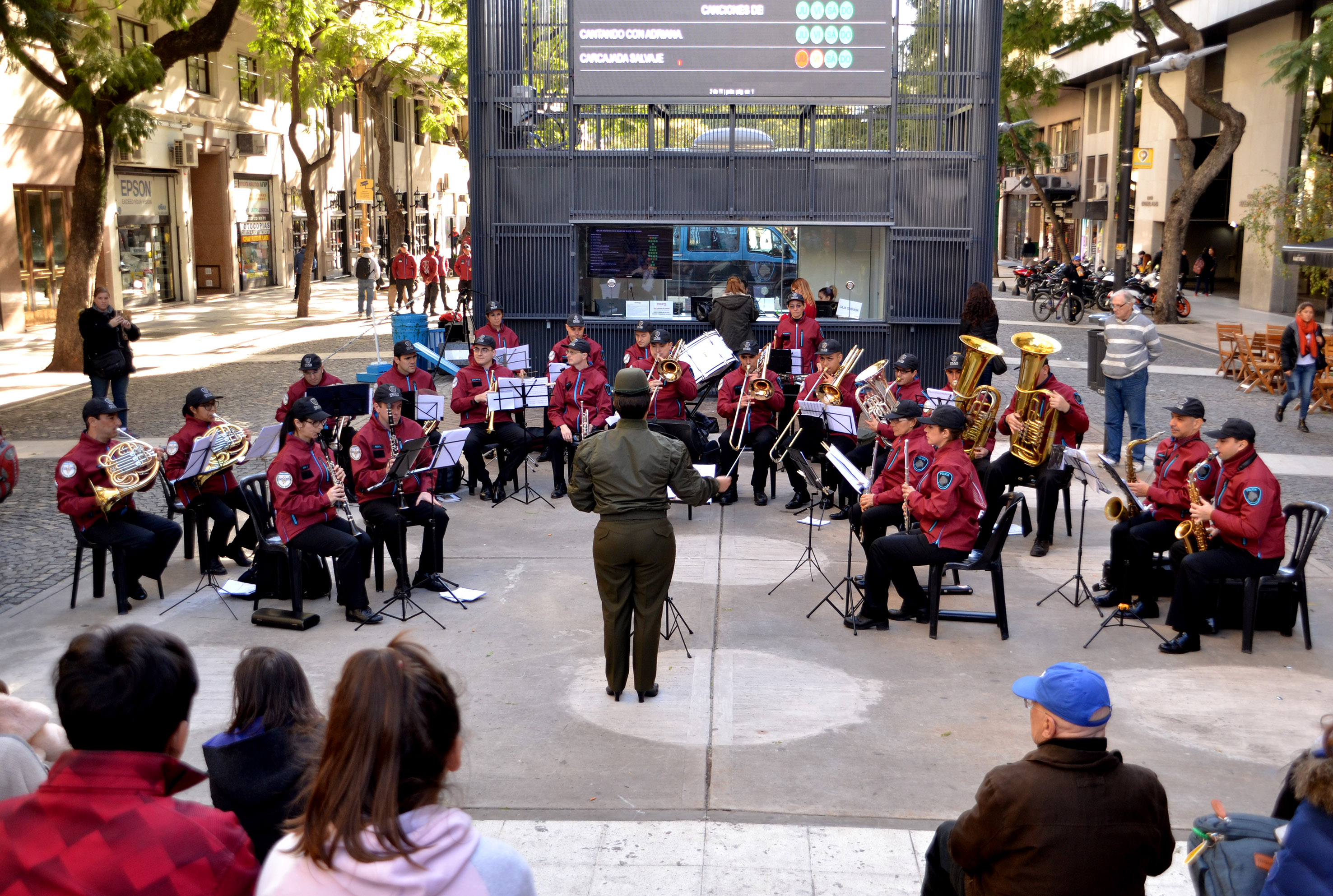 La Agrupación Musical y la División Canes de la Policía de la Ciudad en vacaciones de invierno