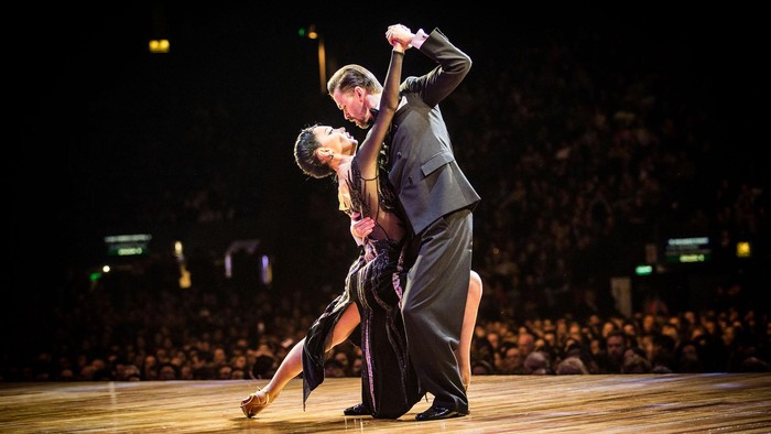 Los vecinos eligen a su pareja favorita en la categoría Tango Escenario