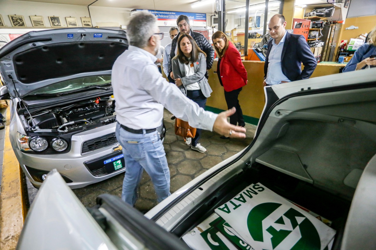 Visita al Centro de Formación Profesional de SMATA