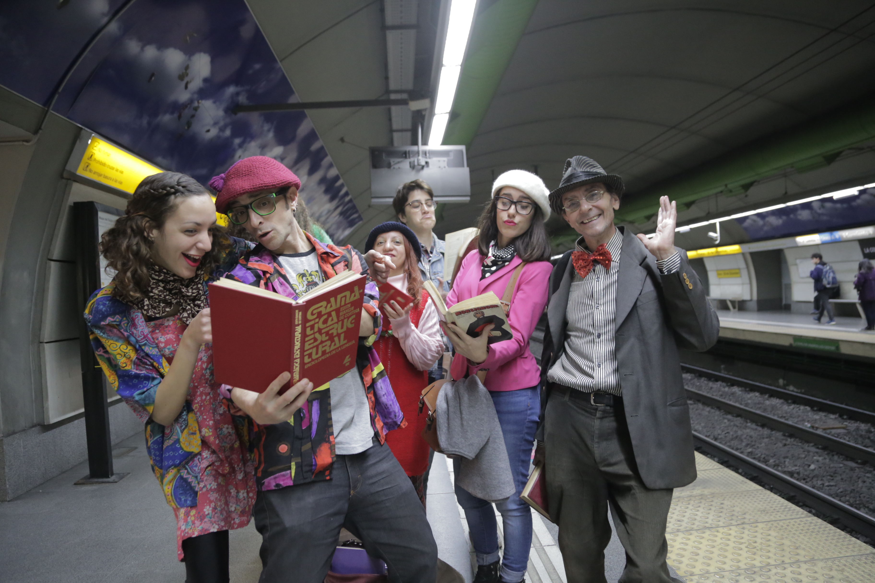 Repartimos libros en estaciones de toda la red