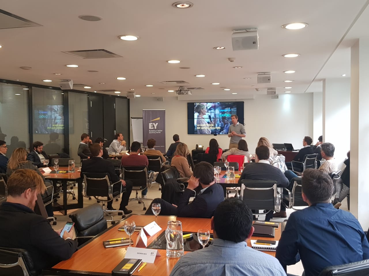 Ganadores de Makers in BA recibieron el Premio Ernst & Young