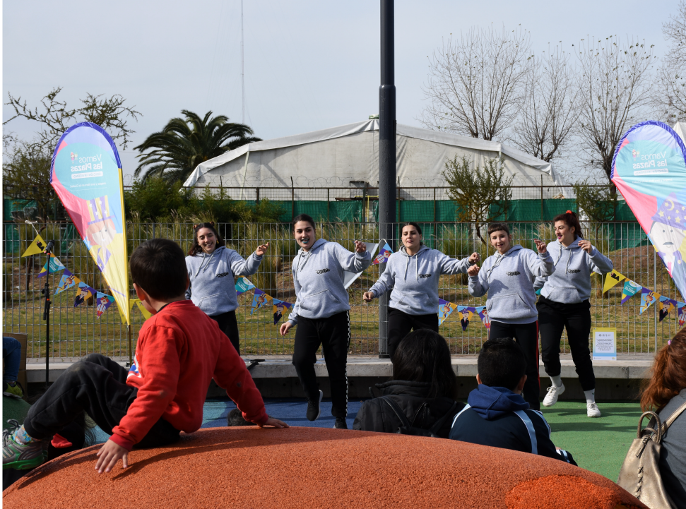 Más de 20 mil chicos disfrutaron de los shows en plazas y sedes comunales