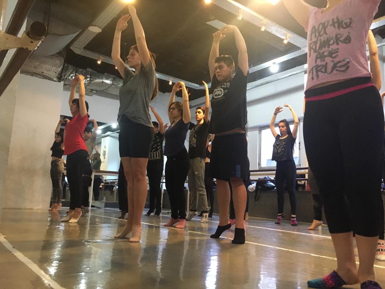 Quince alumnos de talleres de Arte en Barrios fueron becados por la Fundación Julio Bocca