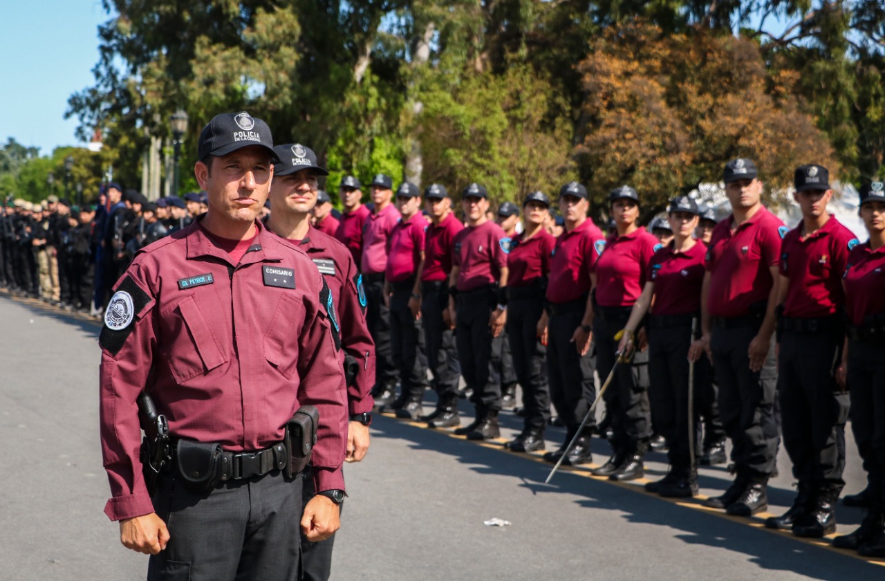 La Policía de la Ciudad celebró su tercer aniversario  con un desfile en el Rosedal de Palermo