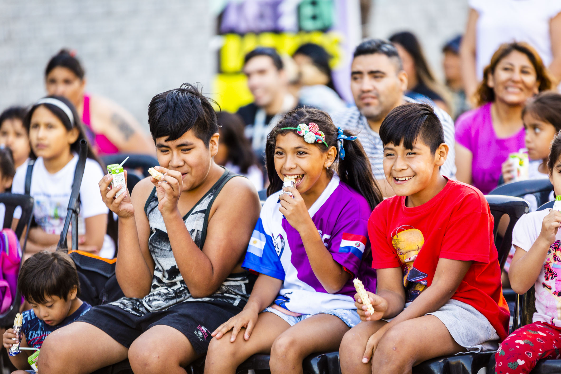 ¡Vení a divertirte en las Vacaciones de Verano de Arte en Barrios!
