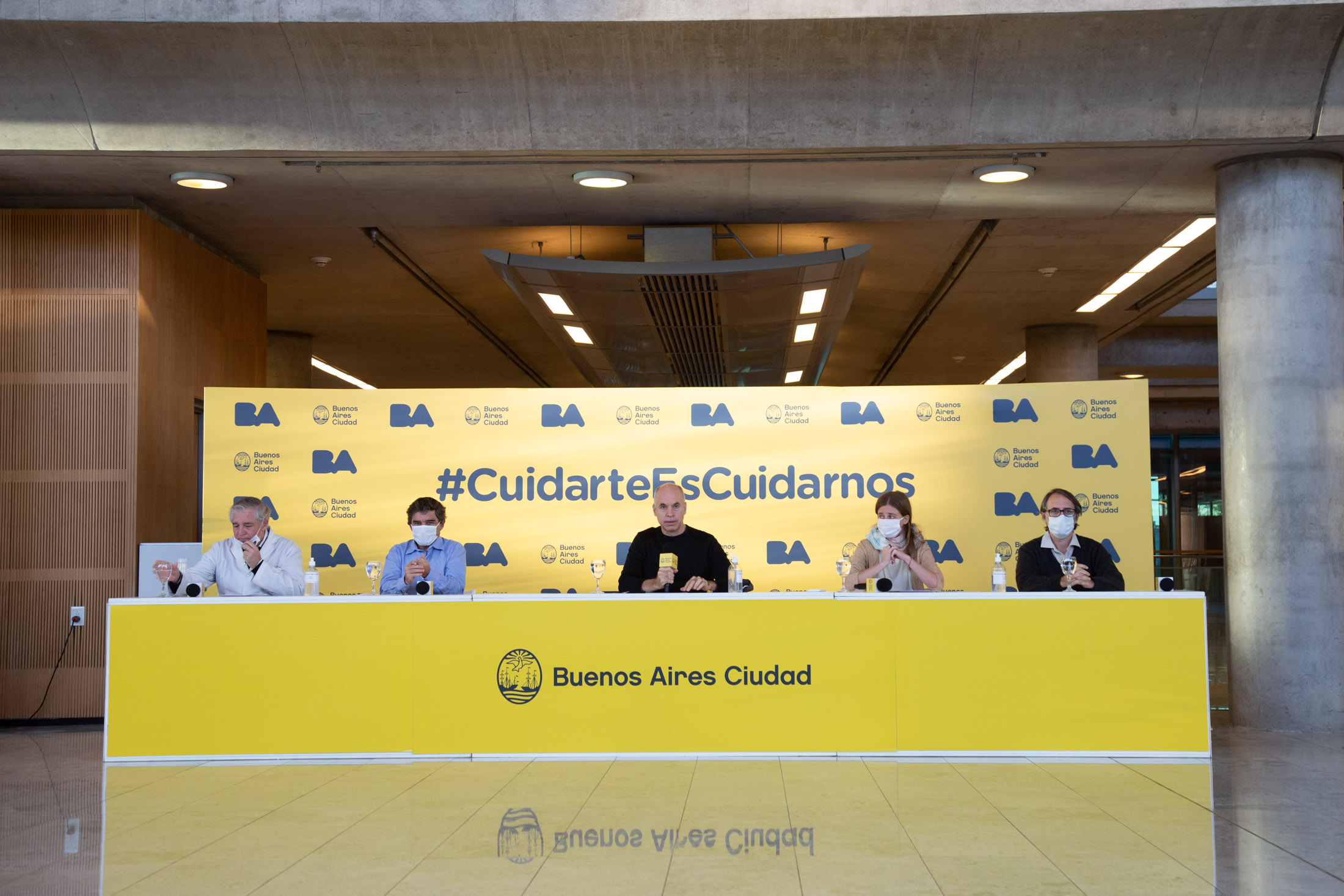 Rodríguez Larreta actualizó el plan de la Ciudad para el cuidado de barrios vulnerables, adultos mayores, geriátricos y profesionales de la salud 