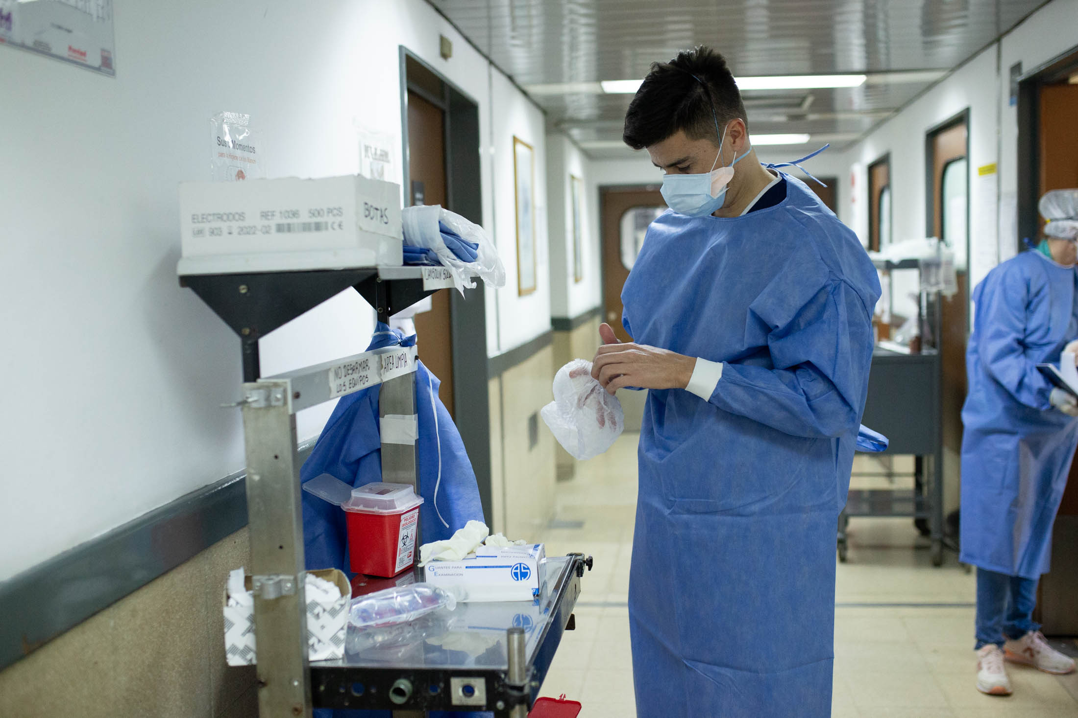 El arquero kinesiólogo que dejó el fútbol para atajar penales en el Hospital Fernández