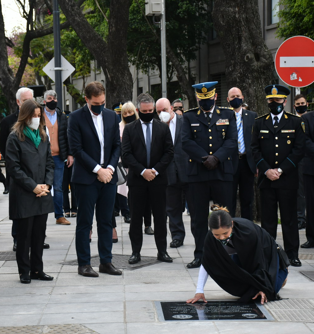 Santilli y Frederic encabezaron un acto de homenaje al principal Juan Pablo Roldán