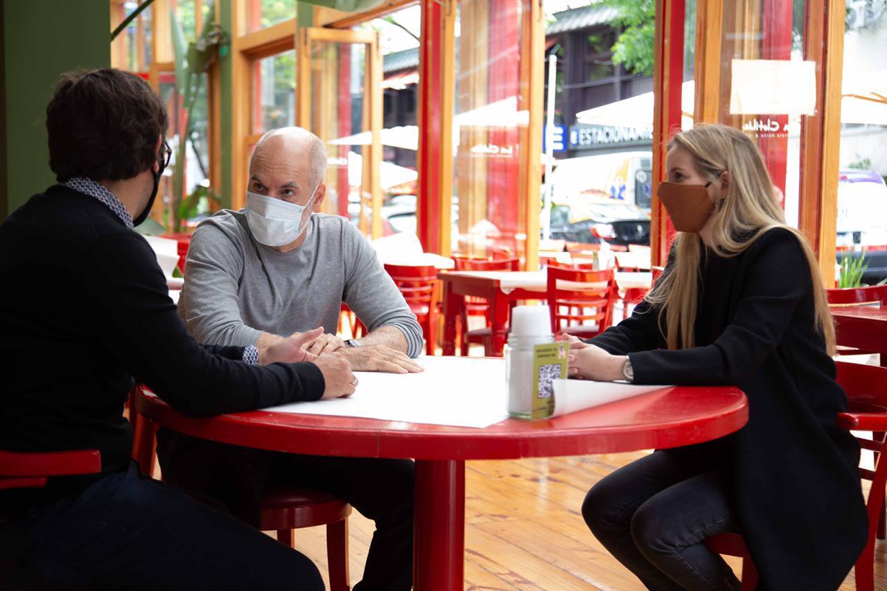 Rodríguez Larreta supervisó el protocolo para que los restaurantes puedan funcionar con mesas dentro de sus locales