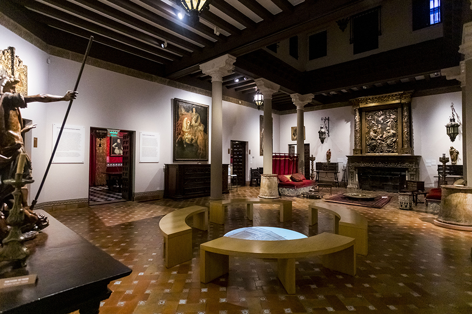 Datos en reserva: Restauración del solado del Patio Central - Museo Larreta