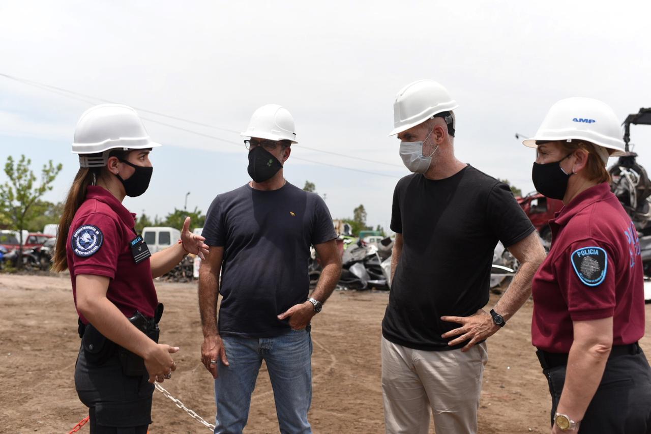 Rodríguez Larreta supervisó en Villa Soldati el proceso de compactación de autopartes de vehículos robados