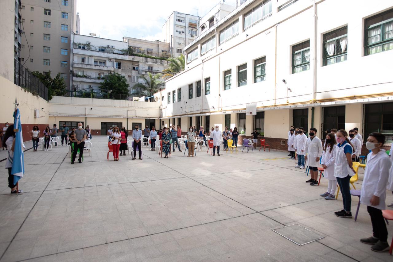 Horacio Rodríguez Larreta participó del cierre de año lectivo en la escuela N°21 D.E. 1 “Ángel Gallardo” 
